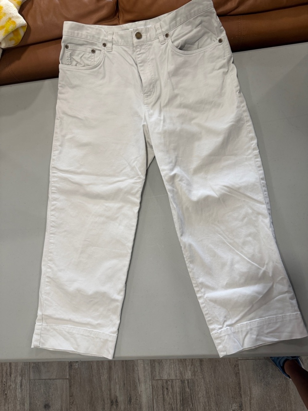 Jones NY Classic White Straight-Leg Capri
